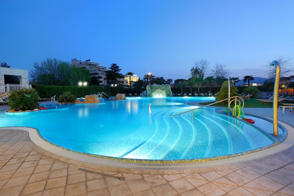 Hotel Terme All'Alba Abano Terme Buitenkant foto